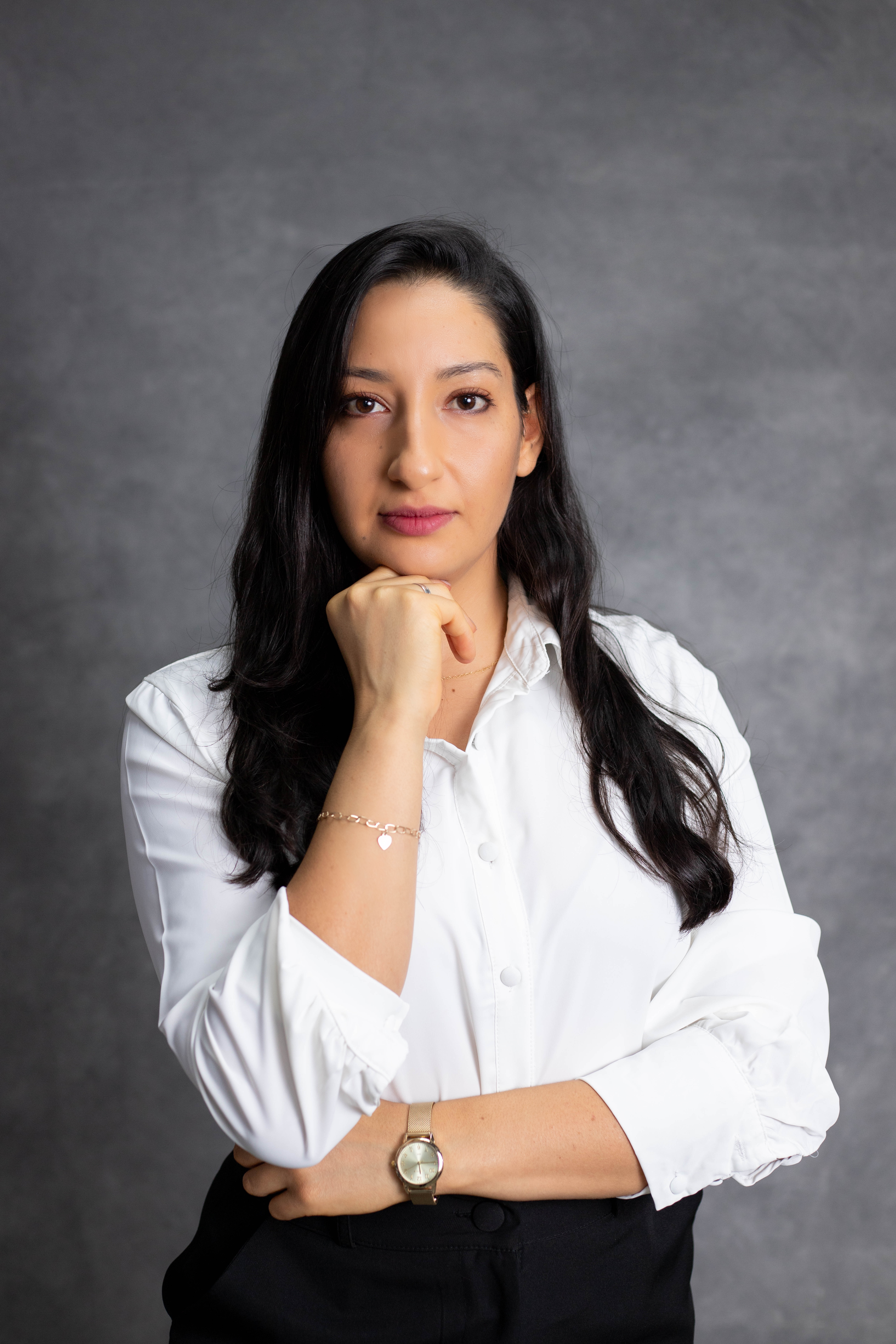 Retrato profissional de Camila Meireles, sócia fundadora